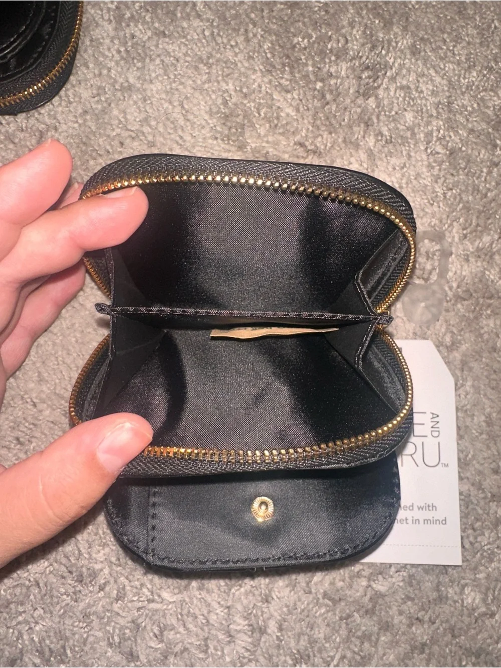 Classic Black Women's Zip Wallet 🖤